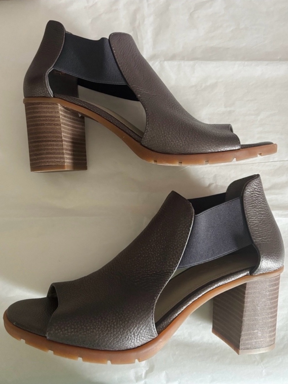 The FLEXX Stacked Heels Bronze 8.5 - Picture 2 of 6